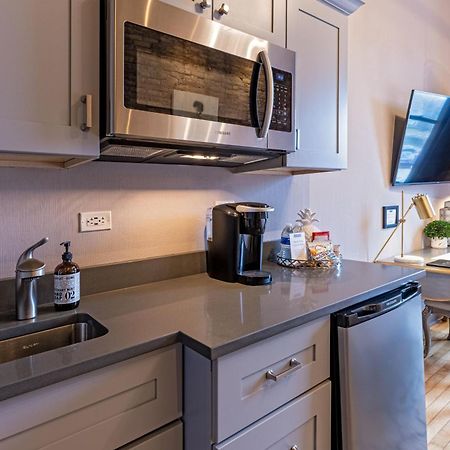 Hip Urban Loft - Small Town Charm -124 Lofts #3 West Dundee Eksteriør billede