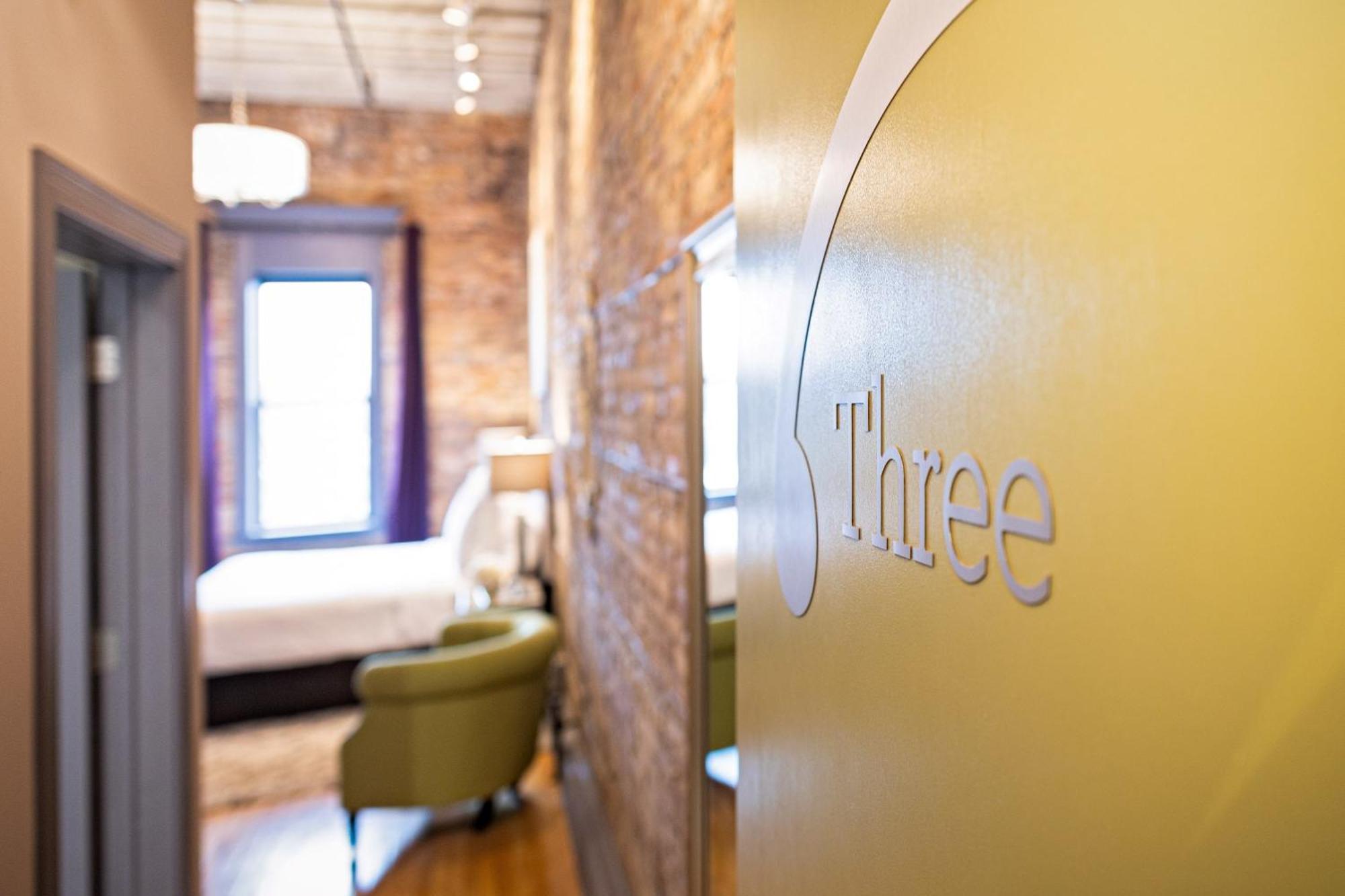 Hip Urban Loft - Small Town Charm -124 Lofts #3 West Dundee Eksteriør billede